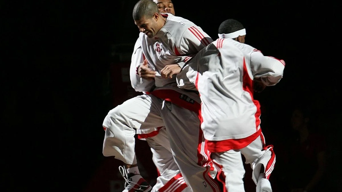 NBA总决赛主场因素与赛事组织如何重燃悬念